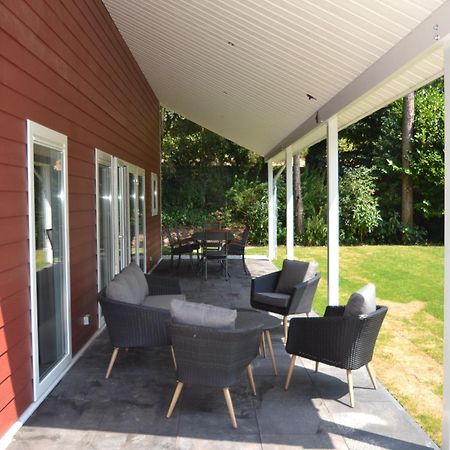 Beautiful House With Covered Terrace Located In A Holiday Park In Rhenen Villa Exterior photo