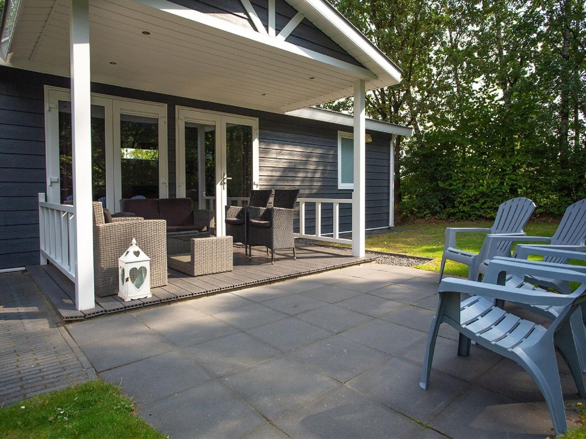 Beautiful House With Covered Terrace Located In A Holiday Park In Rhenen Villa Exterior photo