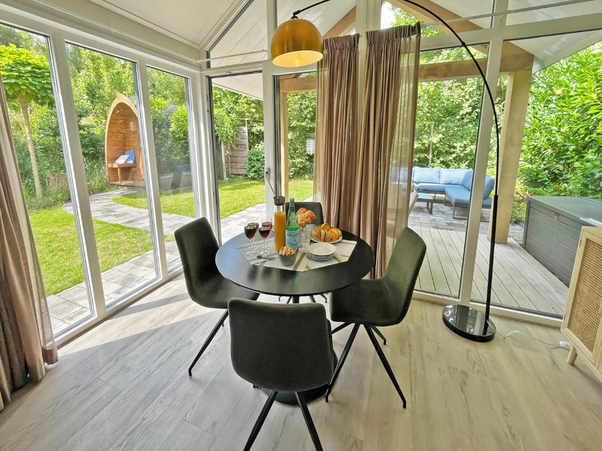 Beautiful House With Covered Terrace Located In A Holiday Park In Rhenen Villa Exterior photo