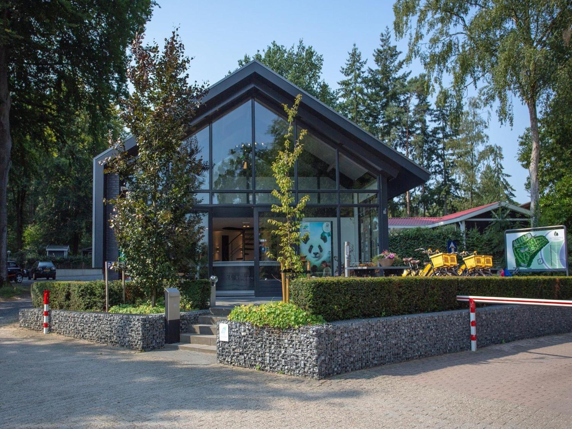 Beautiful House With Covered Terrace Located In A Holiday Park In Rhenen Villa Exterior photo